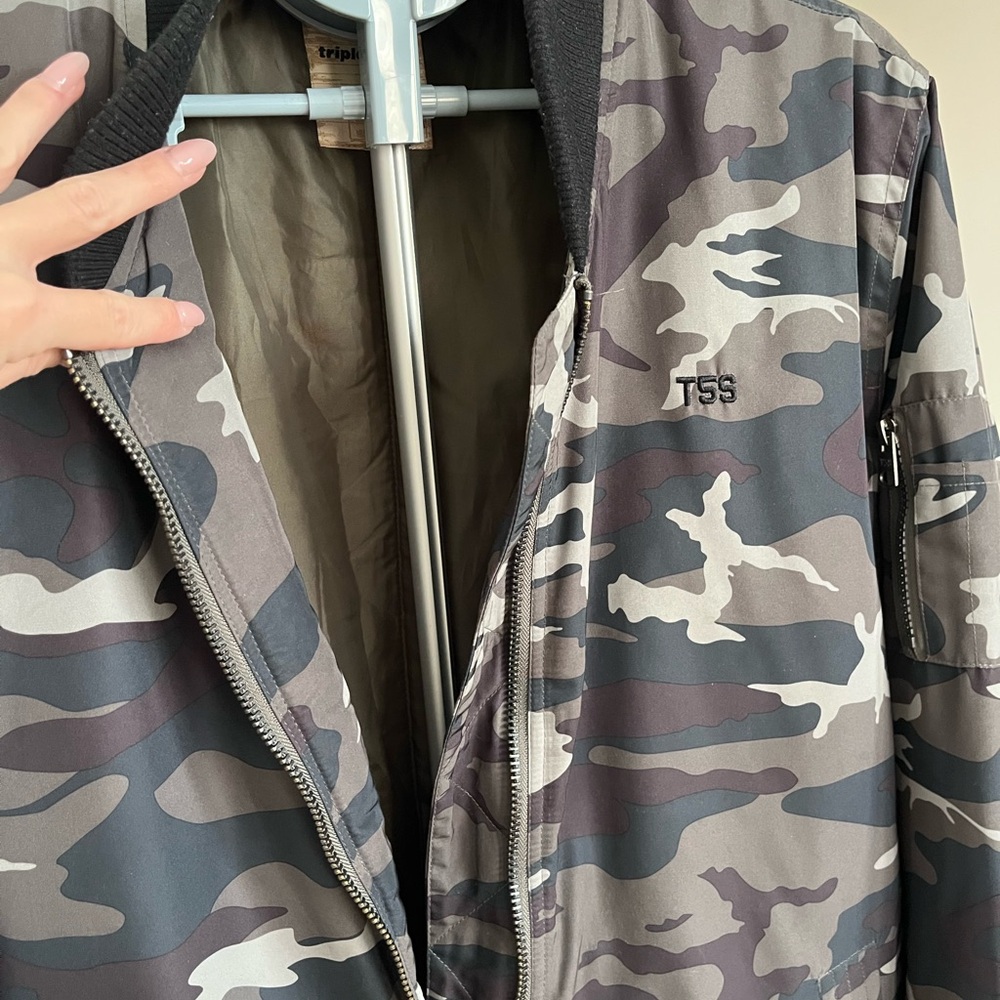 Triple Five Soul Men's Gray Camouflage Bomber Jacket - Picture 3 of 7